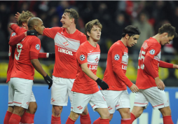 Spartak de Moscú toma aire a costa del Benfica