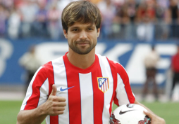 Atlético de Madrid presentó al brasileño Diego