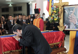 Clérigo musulmán a Ahmadinejad: una 'herejía' decir que Chávez resucitará