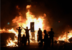 Mujer muere de paro cardíaco y eleva a dos balance de muertos en protestas en Brasil