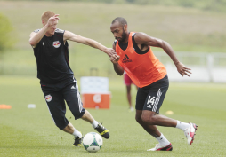 Thierry Henry le desea éxitos a Honduras