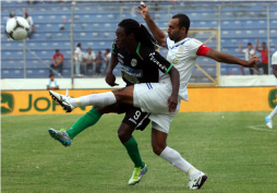 Olimpia receta una paliza al Marathón y se hace con el liderato