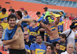 Fueron pocos, pero apoyaron de corazón a la Bicolor