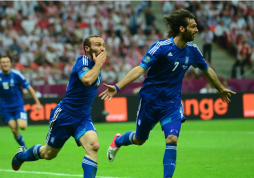 Grecia perdona a Polonia en la apertura de la Eurocopa