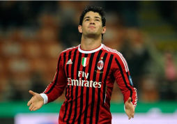 Pato está listo para jugar contra el Barça