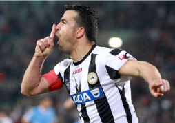 Juventus y Milan cumplen y dejan abierta la lucha por el 'Scudetto'