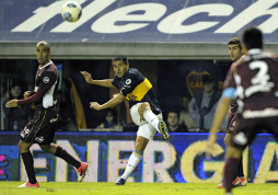 Boca Juniors iguala con el líder Lanús y River Plate triunfa