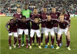 Hendry Thomas cerró la temporada con una victoria