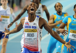 Nery Brenes logra un histórico oro para Costa Rica en 400 metros