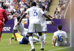Honduras asustó a Brasil y dice adiós con la frente en alto