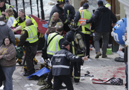 Testigos describen con horror explosiones en maratón de Boston