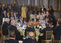 Obama insta a fortalecer economías contra crimen