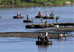 Cruce clandestino Guatemala-México: inicio de un viaje 'a la buena de Dios'