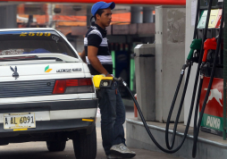 Anuncian nuevo aumento en precios de carburantes en Honduras