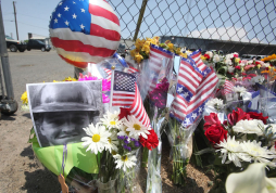 Voraz incendio en Arizona fuera de control tras matar a 19 bomberos