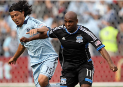 Roger Espinoza se queda con el dueño de hondureños en la MLS