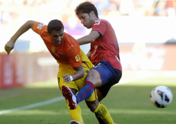 Messi rescata al Barça de la pesadilla en Pamplona