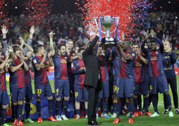 Barcelona recibió el trofeo de campeón de la Liga española