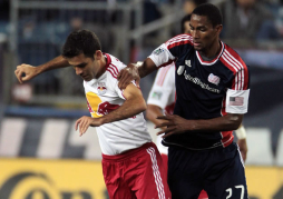 A Jerry Bengtson se le resiste el gol contra Red Bulls