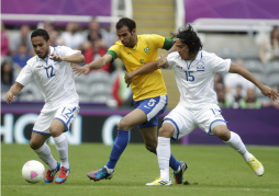 Honduras asustó a Brasil y dice adiós con la frente en alto