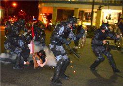 Violentas protestas en Brasil por alza en precio del transporte