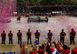 Chavismo se deshace en lágrimas en último adiós de Chávez