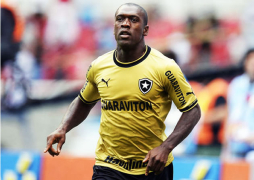 Seedorf brilla y firma doblete para el Botafogo