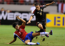 México doblega a Costa Rica y pone un pie en la siguiente fase