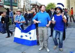 Aficionados belgas se vendieron para apoyar a Honduras en Sudáfrica