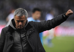 Mourinho se despide: 'Desde el corazón, ¡Hala Madrid!'