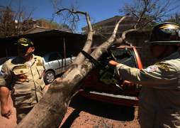 Daños en carros y casas dejó el tercer frente frío