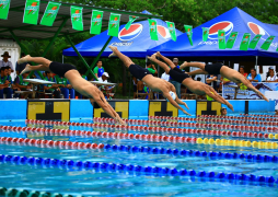 Delfines Sampedranos acaricia el título