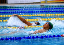 Delfines Sampedranos acaricia el título