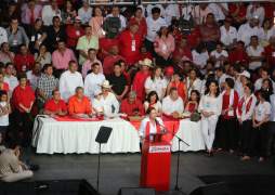 Libre insiste en una nueva Constitución