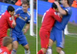 La mordida de Luis Suárez a Ivanovic