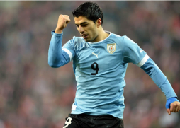 Uruguay lava su imagen con una sólida victoria sobre Polonia