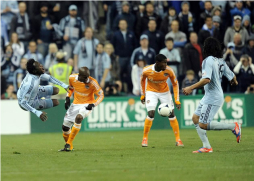 Boniek García avanza a la final de la Conferencia Este