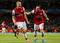 Arsenal lidera en solitario su grupo tras vencer al Olympiakos