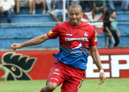 Hondureño Óscar Isaula viajó a prueba al fútbol de Malasia