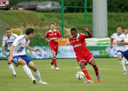 Rommel Quioto jugó de titular en empate del Wisla
