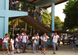Normalistas de San Pedro Sula preocupados porque aún no tienen edificio