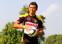 Léster Blanco se incorporó al Real España