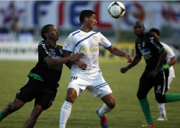 Olimpia receta una paliza al Marathón y se hace con el liderato