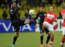 Emilio Izaguirre da asistencia para la remontada del Celtic