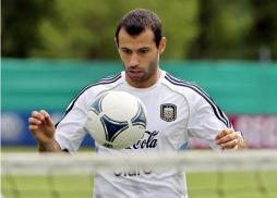 Mascherano sufrió el robo de varios objetos de valor en su casa en San Lorenzo
