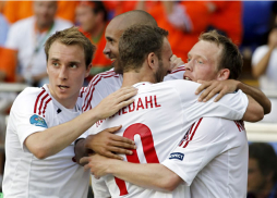 Dinamarca da la primera sorpresa venciendo a Holanda