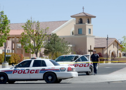 Hombre apuñala a 4 personas en iglesia en EUA