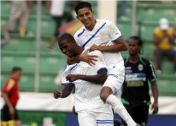 Olimpia receta una paliza al Marathón y se hace con el liderato