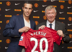 Van Persie: 'Es un honor ser jugador del Manchester United'
