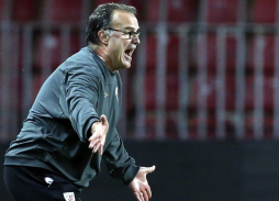 Bielsa llamó 'millonarios prematuros' a sus jugadores